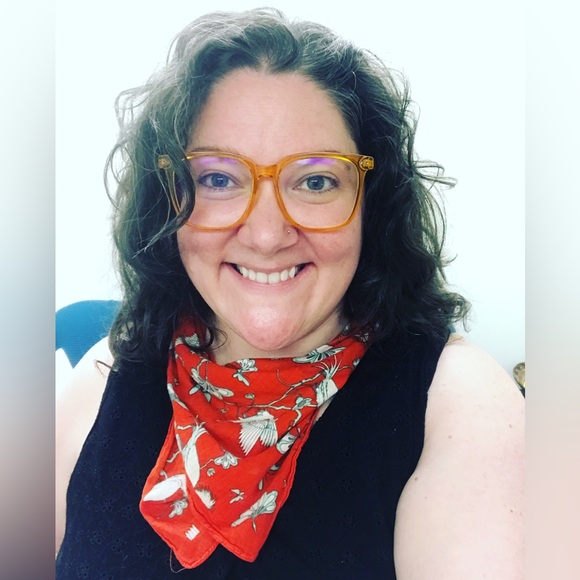 Hey y’all. I’m RobinTea. Let’s wear fun clothes. - Picture 5 of 11